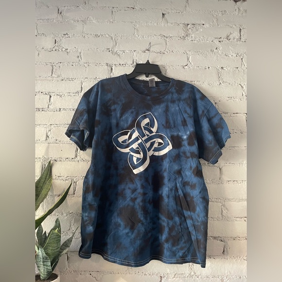 Lotus Band Tee - Picture 1 of 7